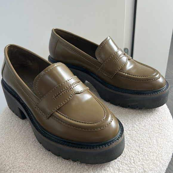 Free People Chunky Decker Loafer in Olive Green Learher 37.5/7.5 NWOB - Picture 3 of 10